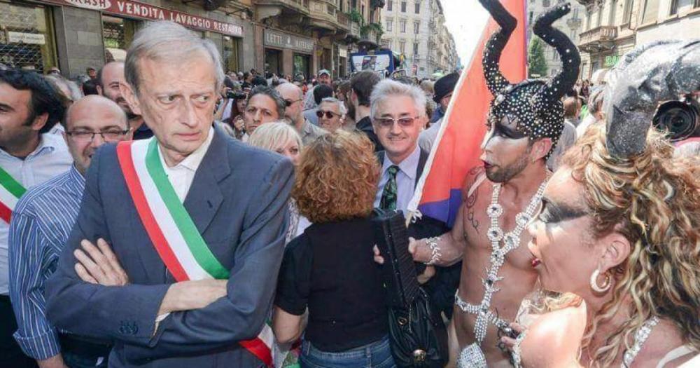 piero-fassino-al-gay-pride.jpg