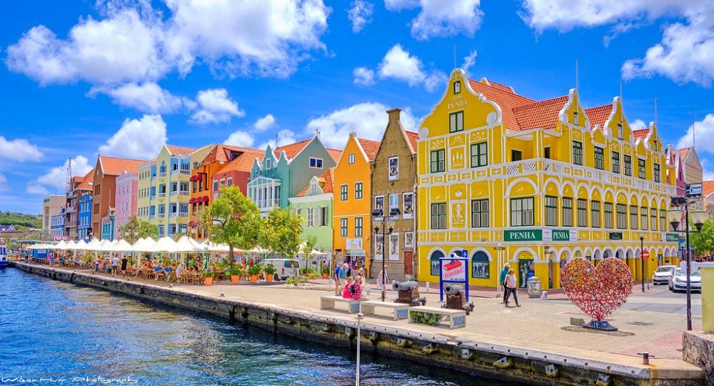 curacao.jpg