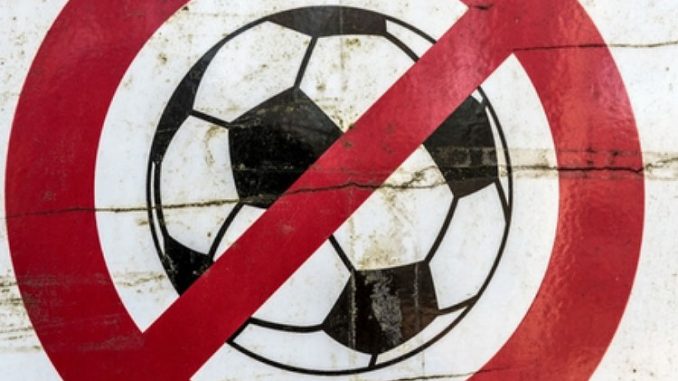 Stop al calcio per il COVID-19