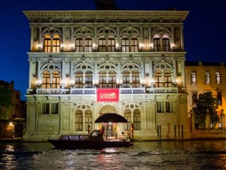 Casino di Venezia visto di sera dalla laguna