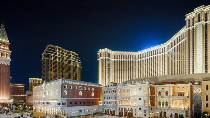 Venetian Macau in notturna